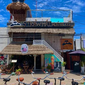  Hostal Straw & Rooftop Bar